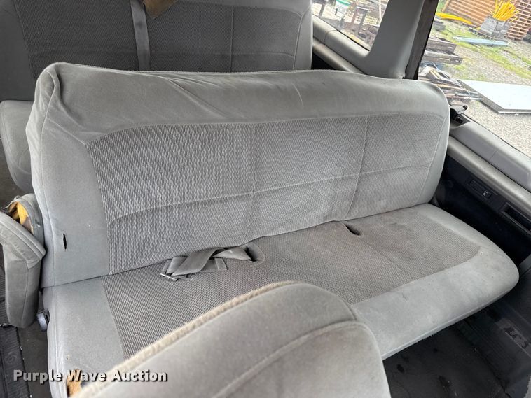 image for item EV6041 2006 Ford E350 Super Duty XLT van