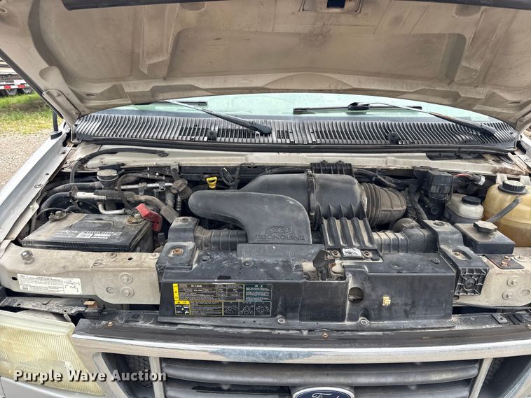 image for item EV6041 2006 Ford E350 Super Duty XLT van