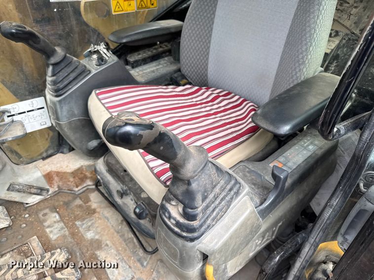 image for item EV6042 2007 Caterpillar 328D LCR excavator