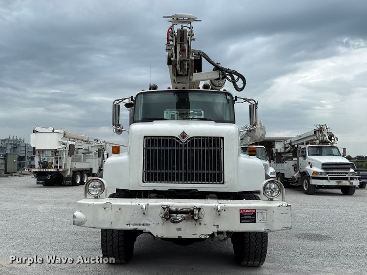 image for item EV6053 2009 International PayStar 5600i digger derrick truck