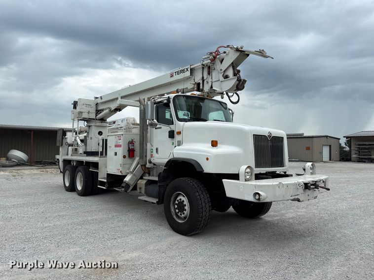 image for item EV6053 2009 International PayStar 5600i digger derrick truck