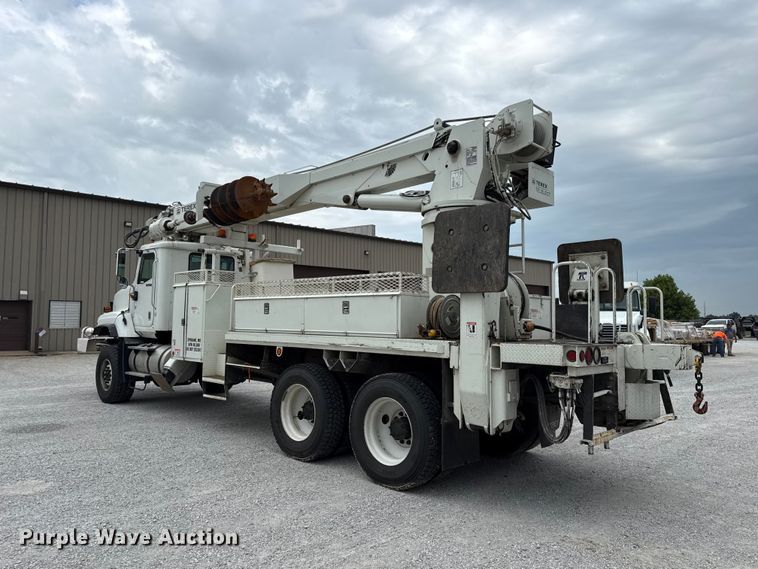 image for item EV6053 2009 International PayStar 5600i digger derrick truck