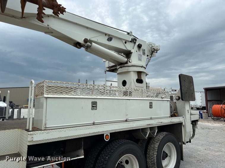 image for item EV6053 2009 International PayStar 5600i digger derrick truck