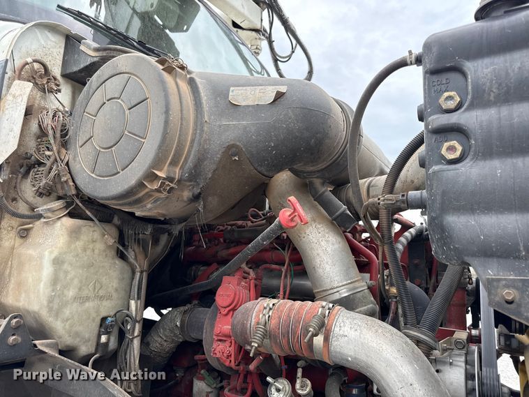 image for item EV6053 2009 International PayStar 5600i digger derrick truck