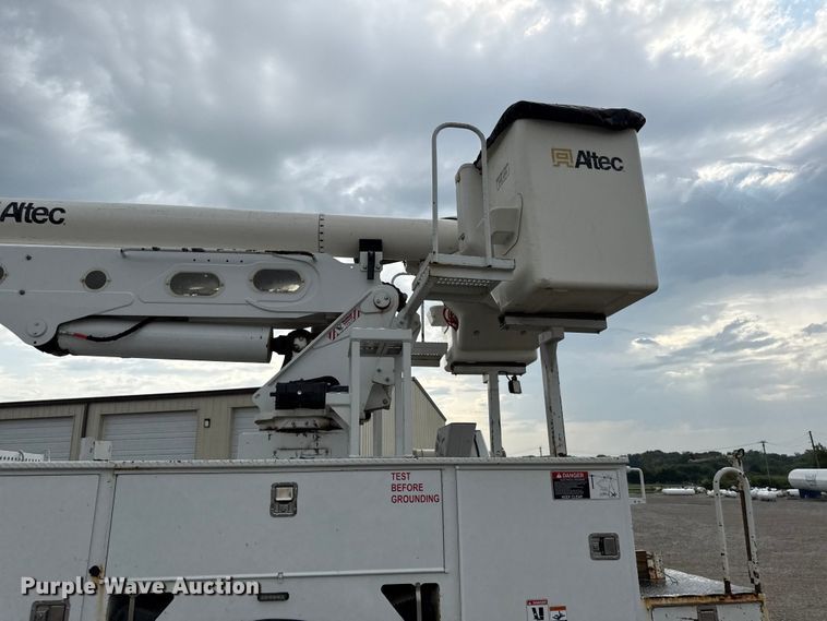 image for item EV6056 2015 Freightliner Business Class M2 106 bucket truck