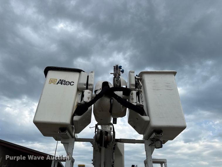 image for item EV6056 2015 Freightliner Business Class M2 106 bucket truck