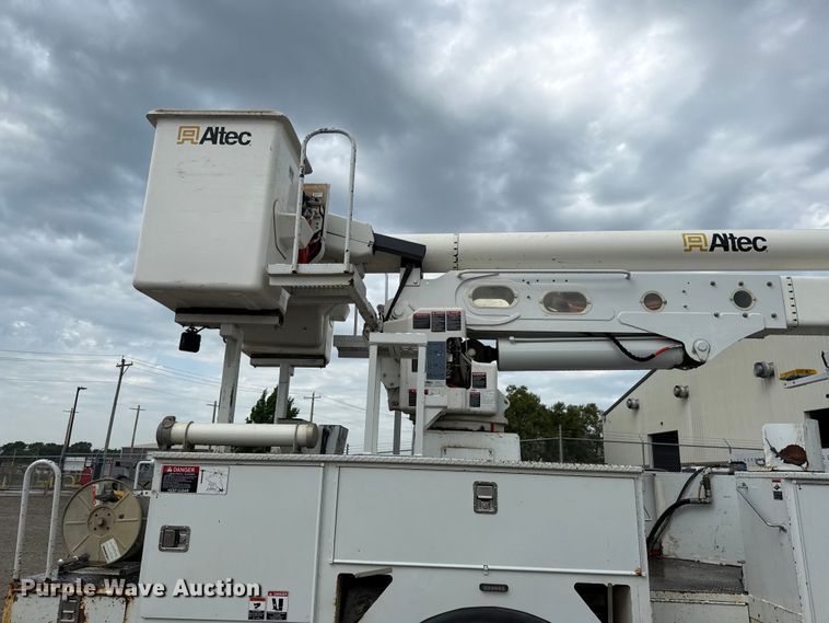 image for item EV6056 2015 Freightliner Business Class M2 106 bucket truck