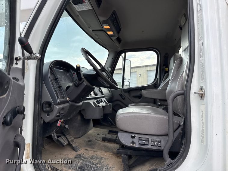 image for item EV6056 2015 Freightliner Business Class M2 106 bucket truck