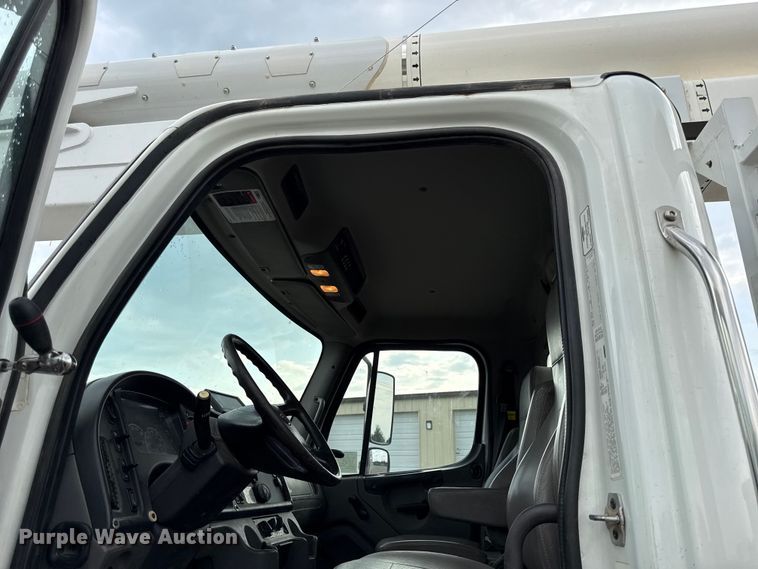image for item EV6056 2015 Freightliner Business Class M2 106 bucket truck