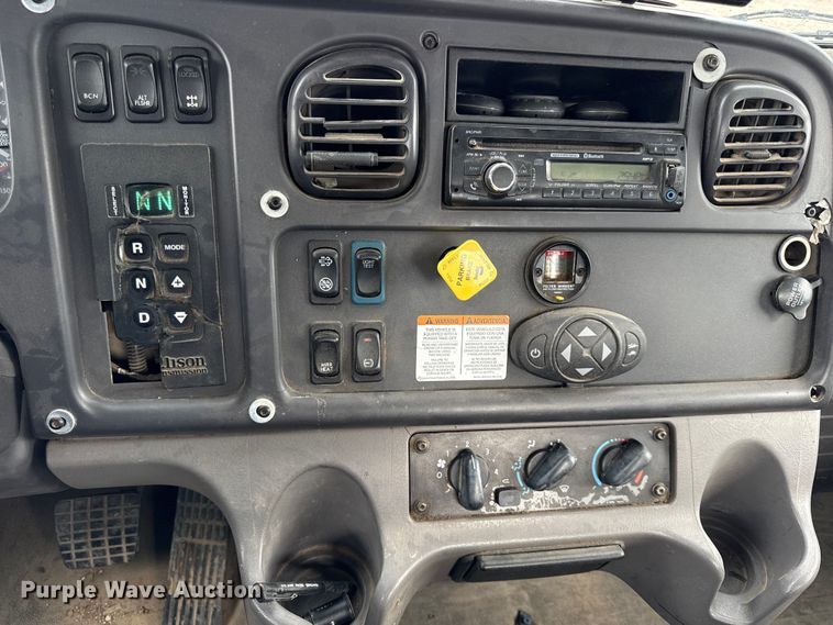 image for item EV6056 2015 Freightliner Business Class M2 106 bucket truck