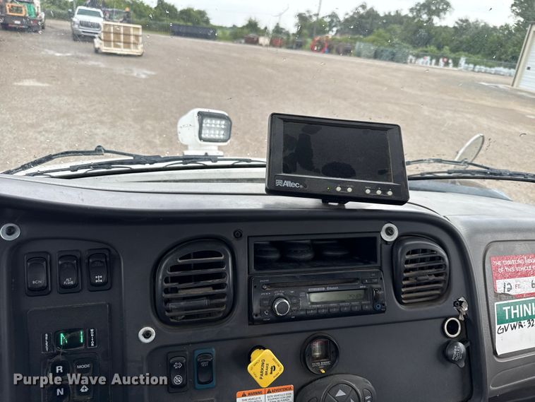 image for item EV6056 2015 Freightliner Business Class M2 106 bucket truck