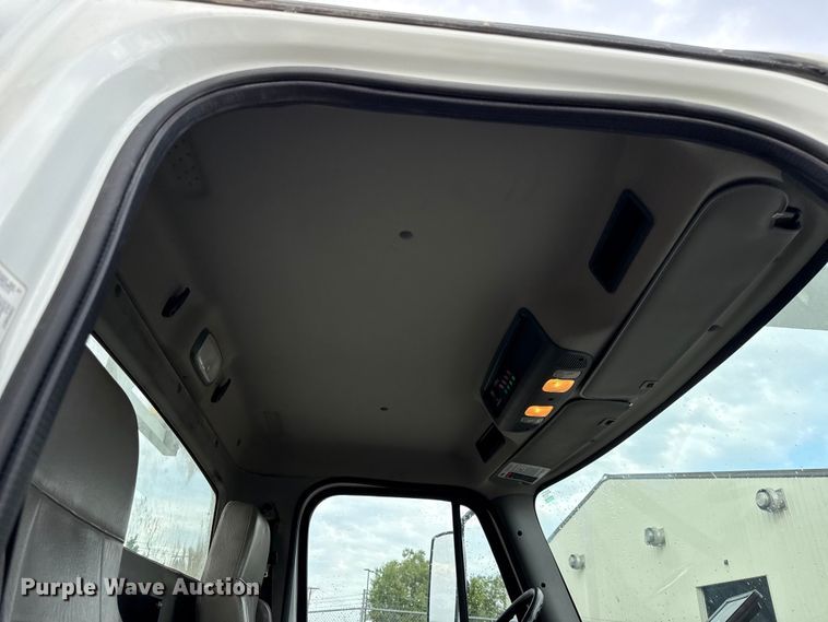 image for item EV6056 2015 Freightliner Business Class M2 106 bucket truck