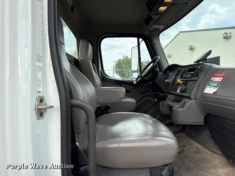 image for item EV6056 2015 Freightliner Business Class M2 106 bucket truck