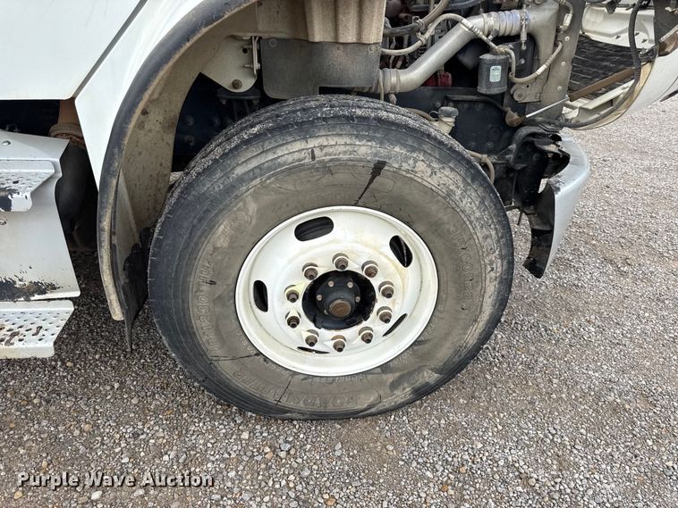 image for item EV6056 2015 Freightliner Business Class M2 106 bucket truck
