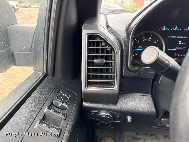 image for item EV6066 2020 Ford F150 Super Duty XLT Crew Cab pickup truck