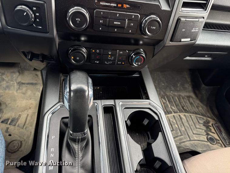 image for item EV6066 2020 Ford F150 Super Duty XLT Crew Cab pickup truck