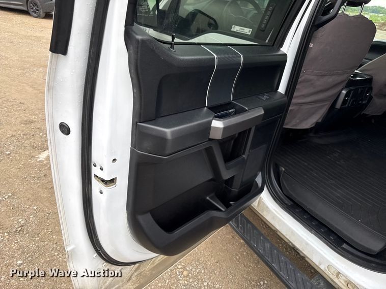 image for item EV6066 2020 Ford F150 Super Duty XLT Crew Cab pickup truck