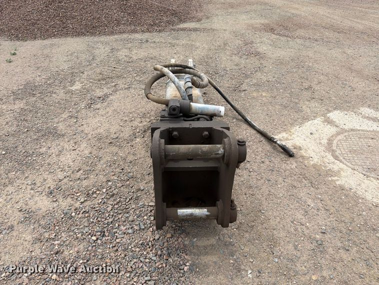 image for item EW2141 Epiroc EC 100T breaker