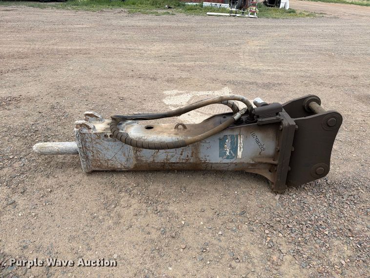 image for item EW2141 Epiroc EC 100T breaker