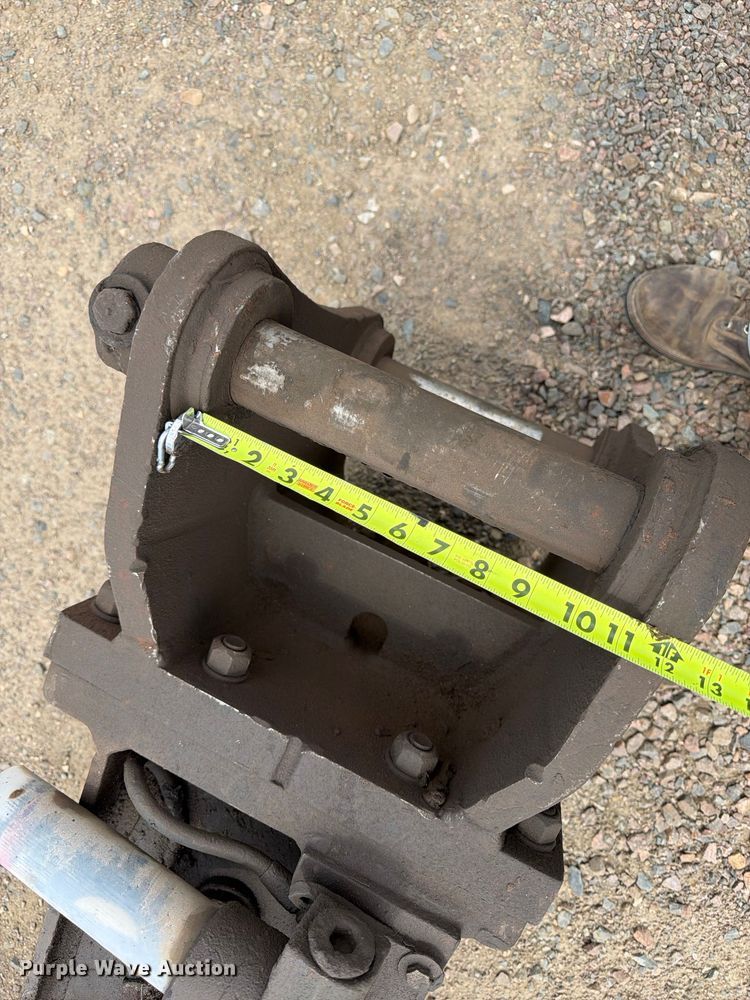 image for item EW2141 Epiroc EC 100T breaker