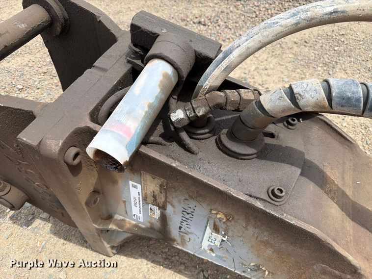 image for item EW2141 Epiroc EC 100T breaker