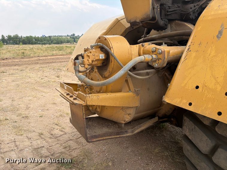 image for item EW2168 1998 Caterpillar 627F scraper