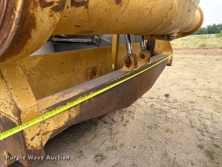 image for item EW2168 1998 Caterpillar 627F scraper