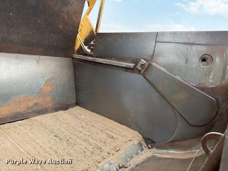 image for item EW2168 1998 Caterpillar 627F scraper