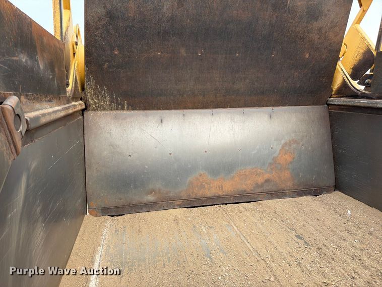 image for item EW2168 1998 Caterpillar 627F scraper
