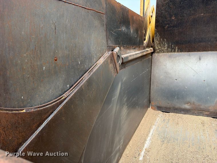 image for item EW2168 1998 Caterpillar 627F scraper