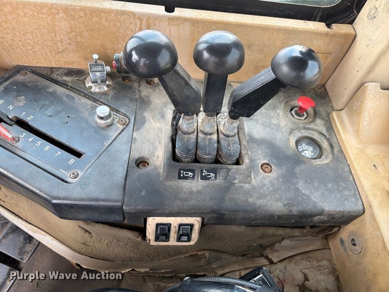 image for item EW2168 1998 Caterpillar 627F scraper