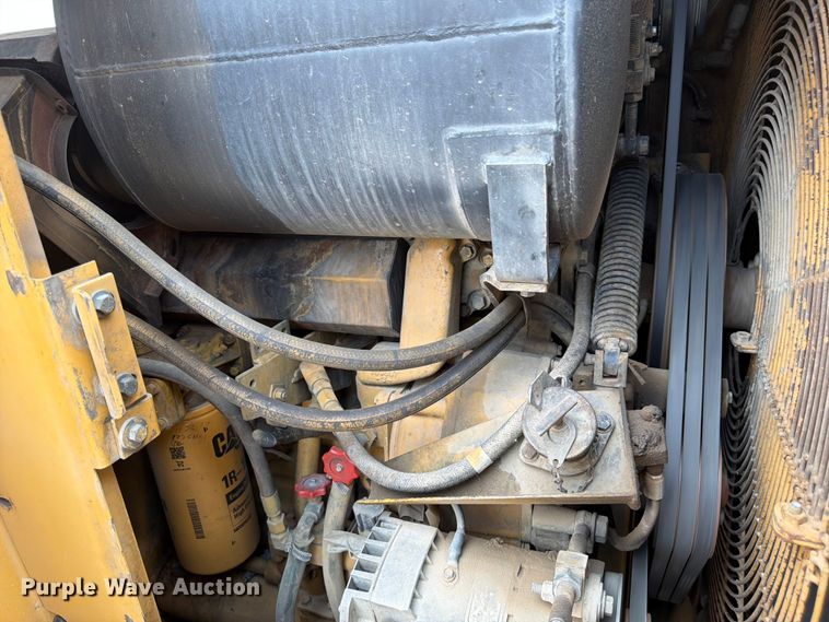 image for item EW2168 1998 Caterpillar 627F scraper