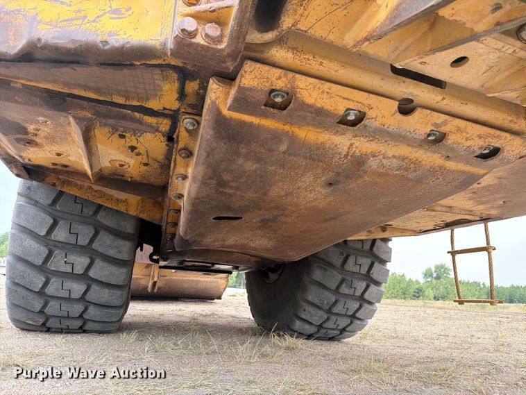 image for item EW2168 1998 Caterpillar 627F scraper