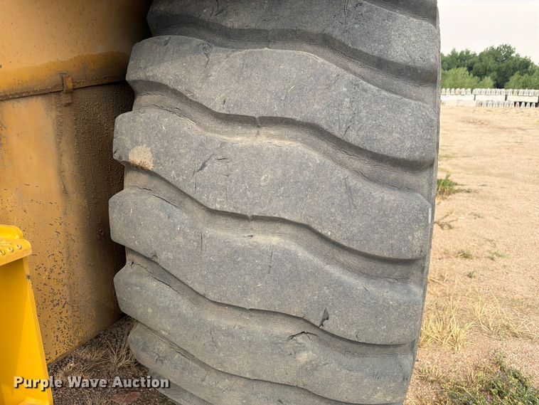 image for item EW2168 1998 Caterpillar 627F scraper