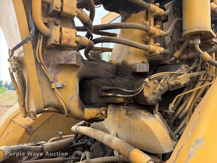 image for item EW2169 1998 Caterpillar 627F scraper