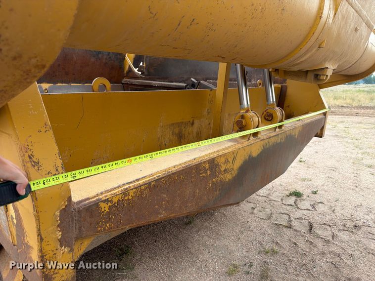 image for item EW2169 1998 Caterpillar 627F scraper