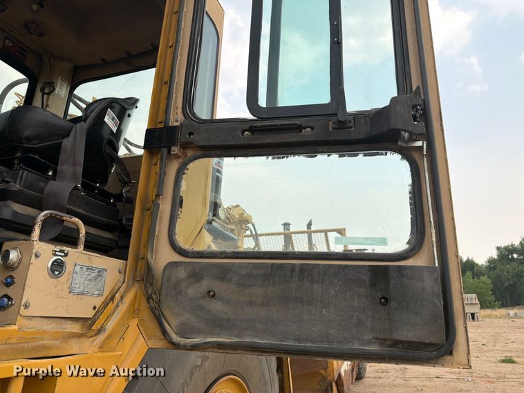 image for item EW2169 1998 Caterpillar 627F scraper