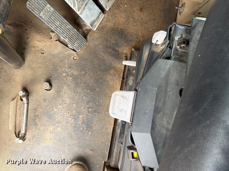 image for item EW2169 1998 Caterpillar 627F scraper