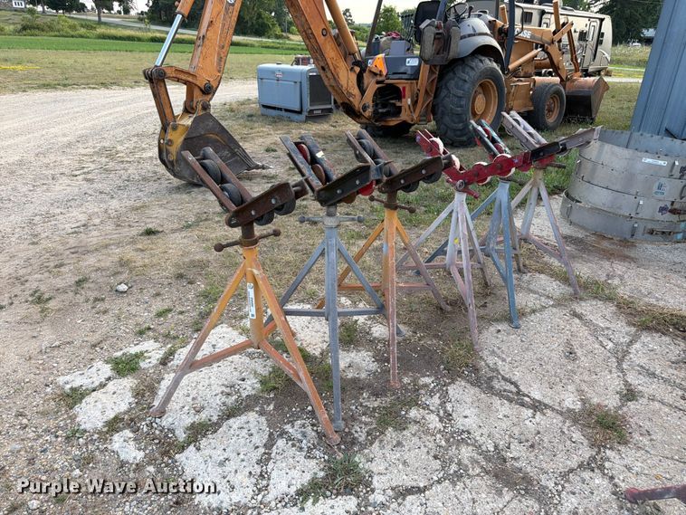 (6) Adjustable pipe stands