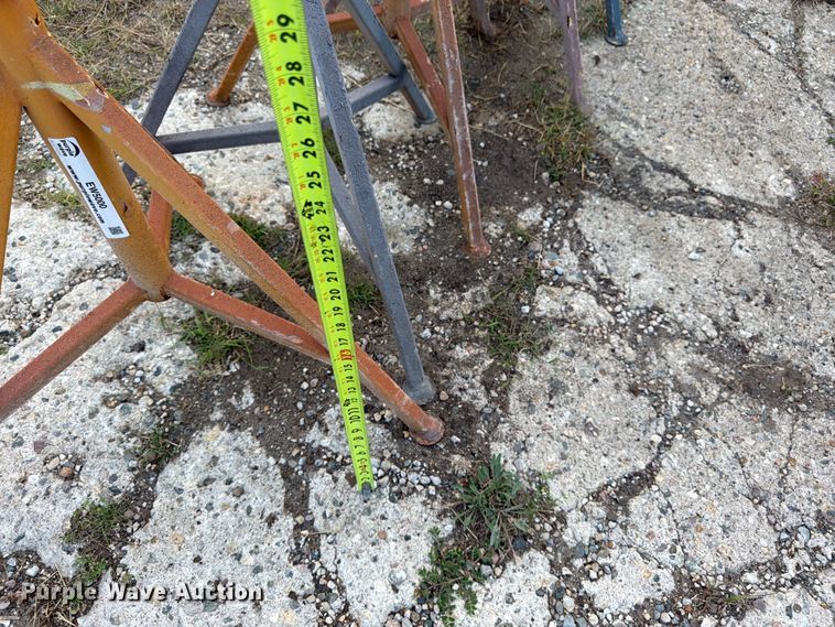 image for item EW5000 (6) Adjustable pipe stands