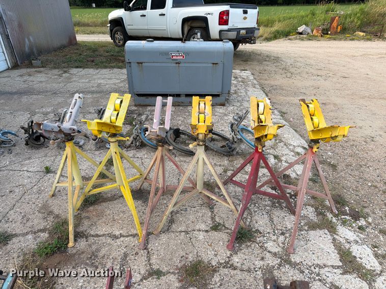 image for item EW5001 (6) Adjustable pipe stands