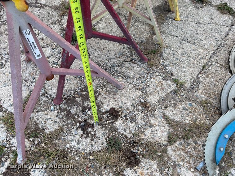 image for item EW5001 (6) Adjustable pipe stands