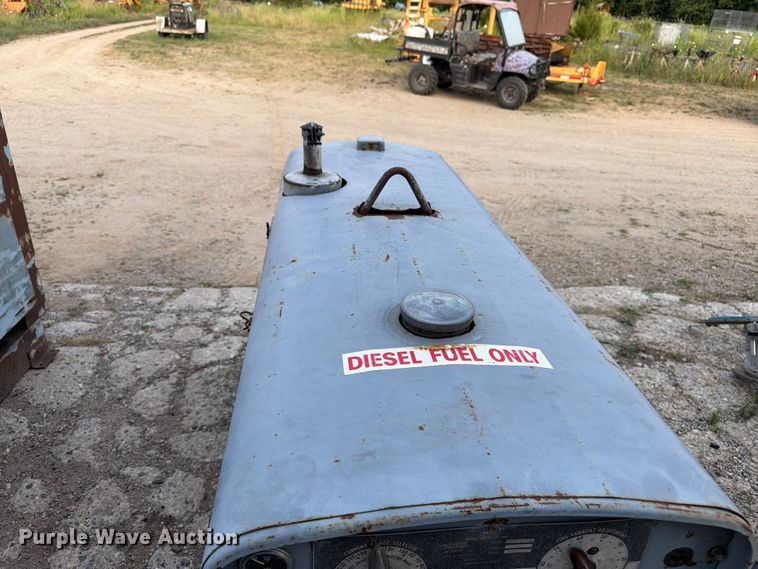 image for item EW5004 1979 Lincoln SA-250 welder