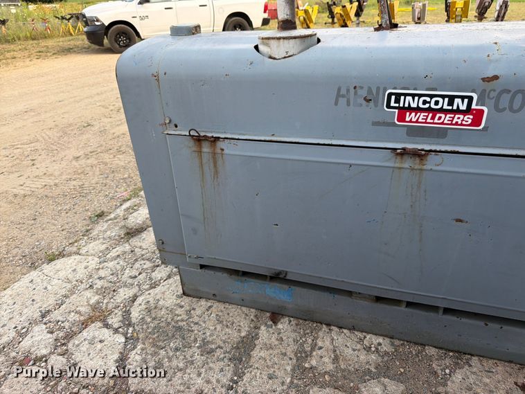 image for item EW5004 1979 Lincoln SA-250 welder