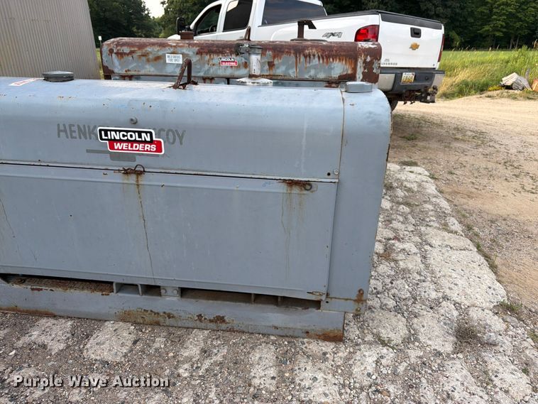 image for item EW5004 1979 Lincoln SA-250 welder