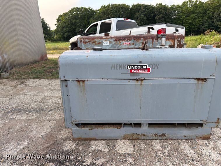 image for item EW5004 1979 Lincoln SA-250 welder