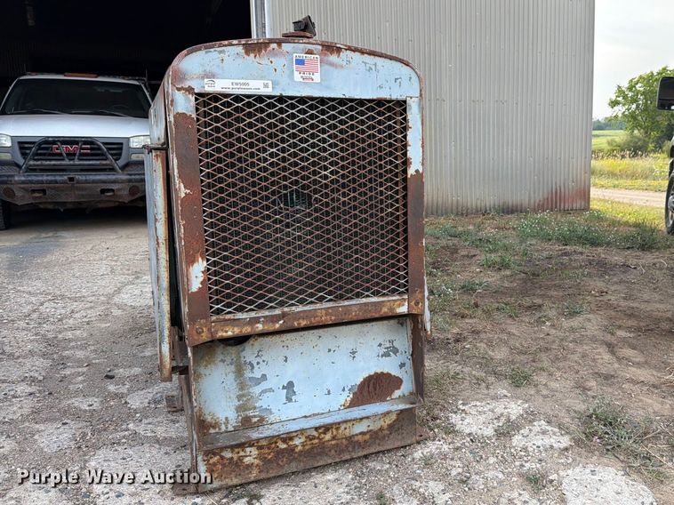 image for item EW5005 1974 Lincoln SAE-400 welder