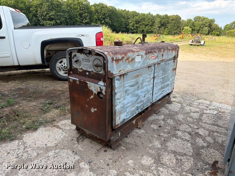 image for item EW5005 1974 Lincoln SAE-400 welder