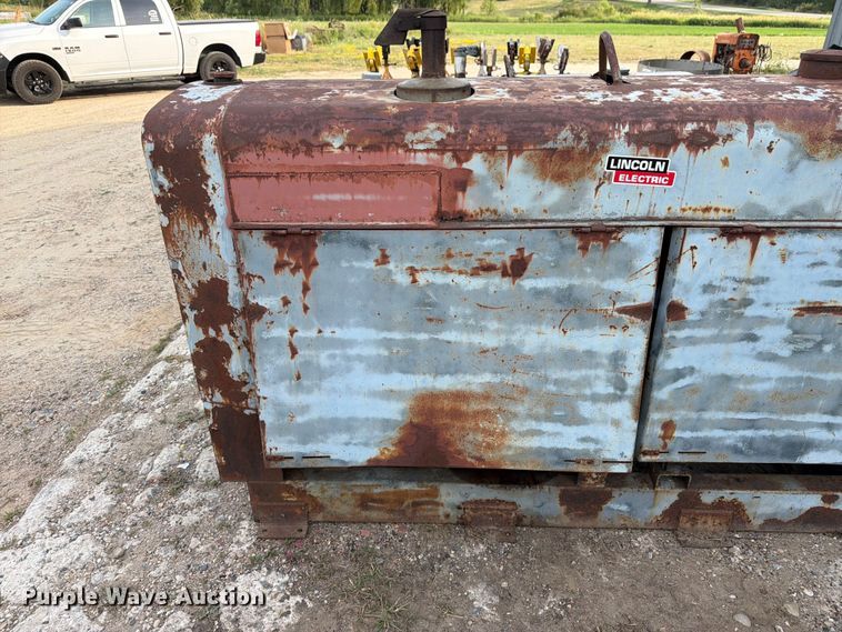 image for item EW5005 1974 Lincoln SAE-400 welder