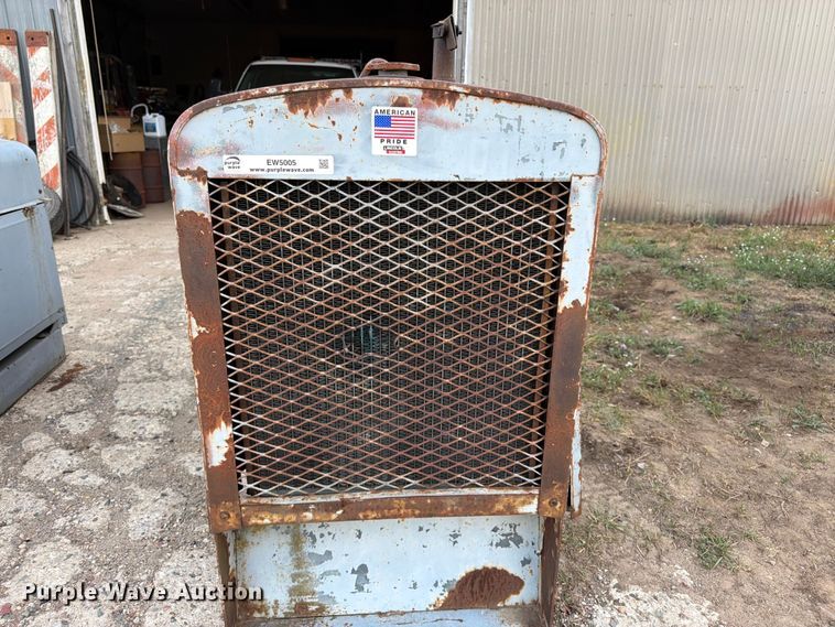 image for item EW5005 1974 Lincoln SAE-400 welder